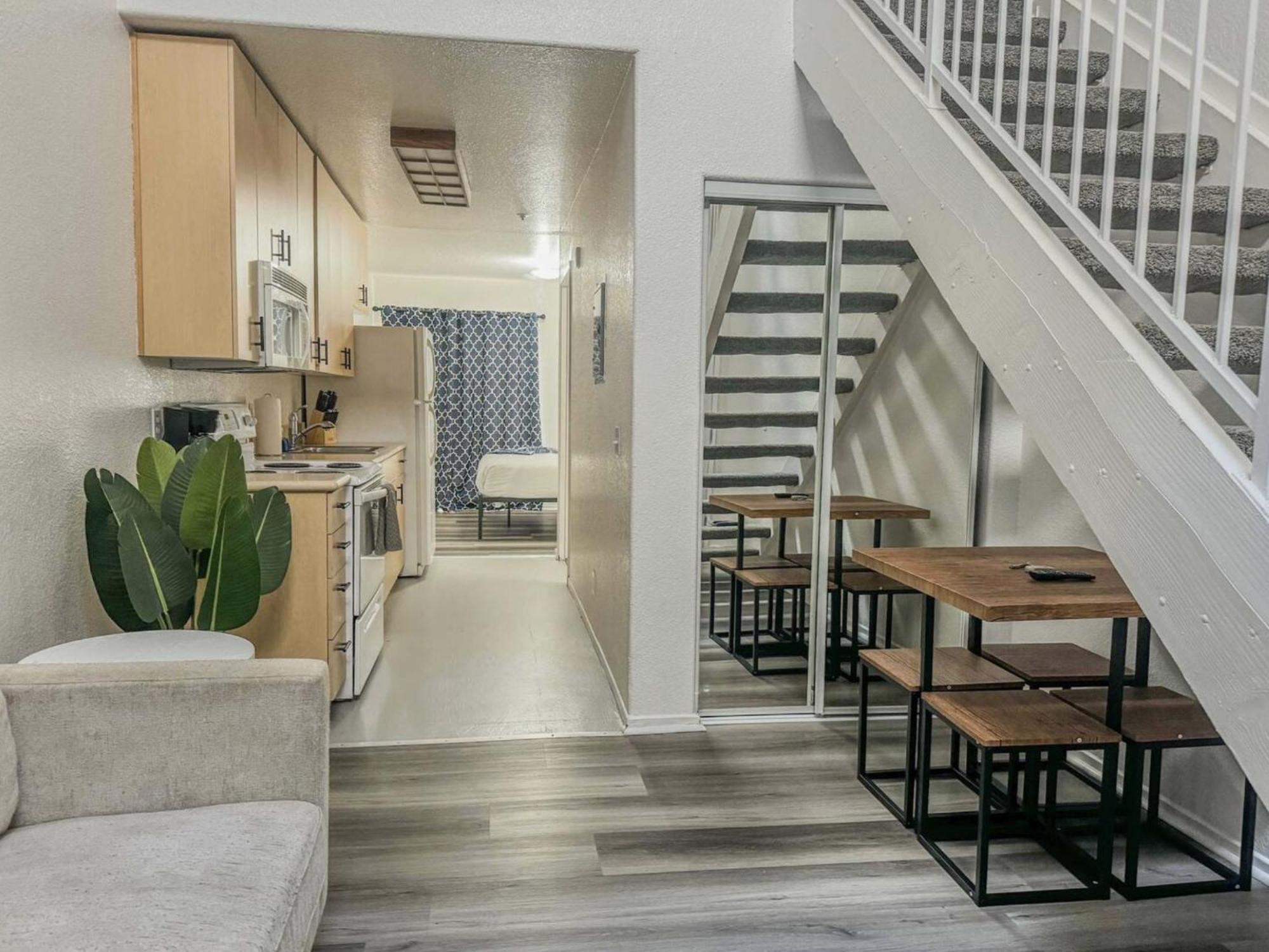 Charming 2nd Ave Lofts In Downtown With Parking Apartment *