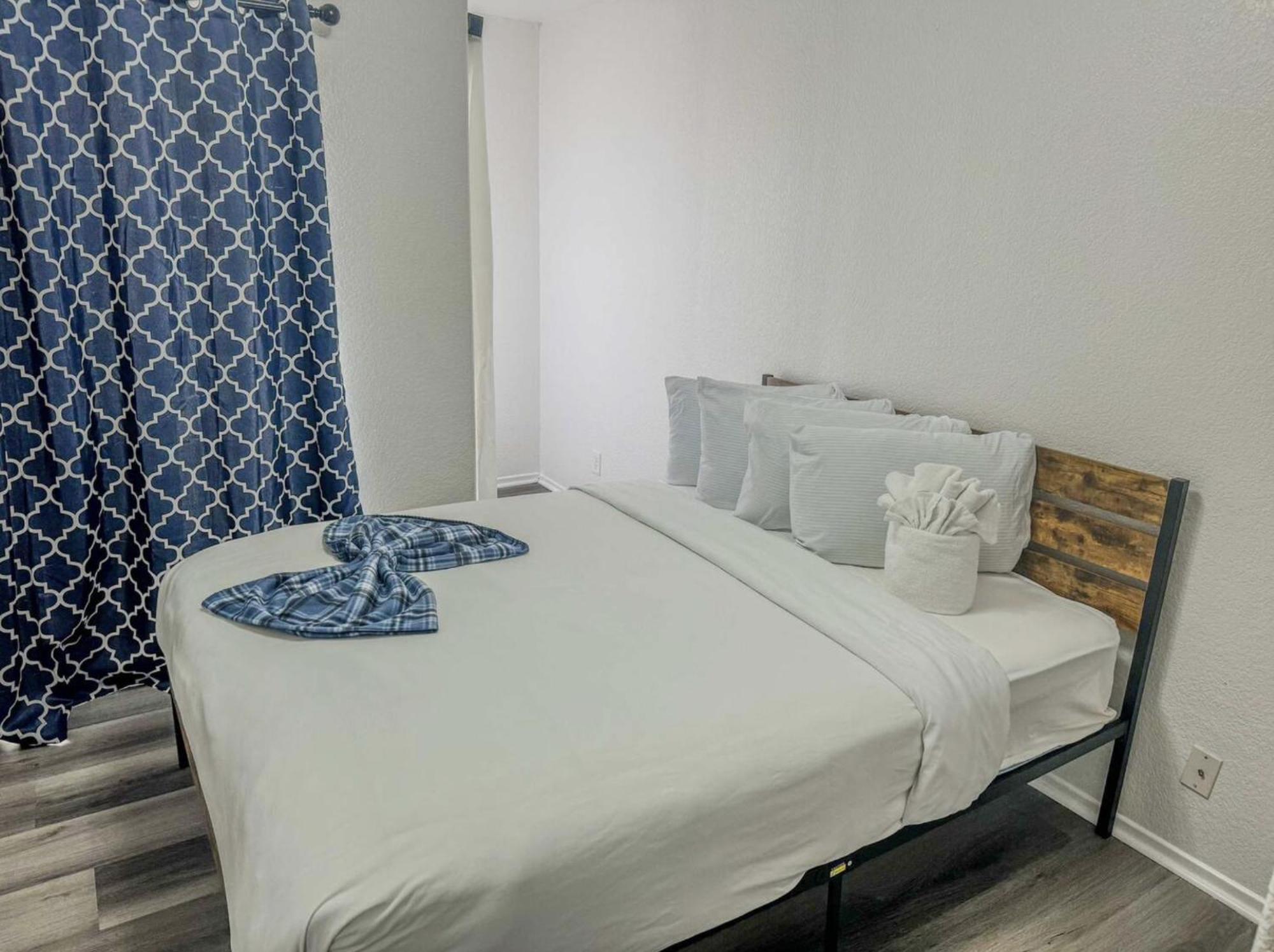 Charming 2nd Ave Lofts In Downtown With Parking * San Diego