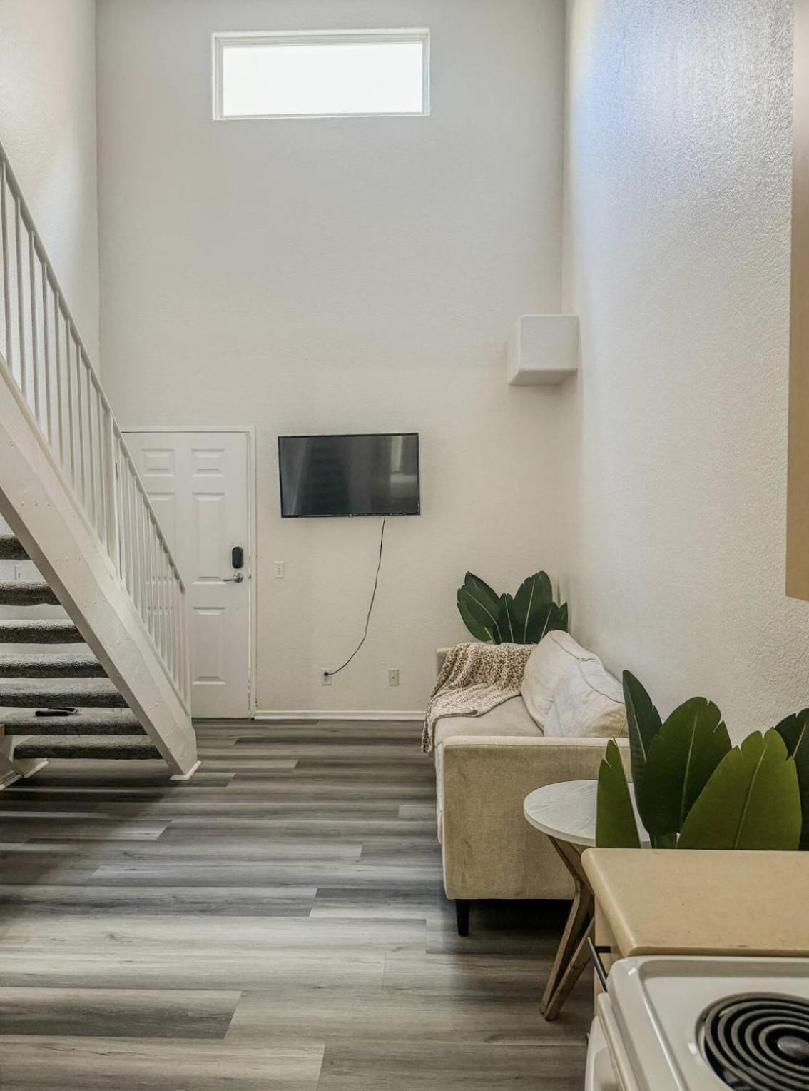 Apartment Charming 2nd Ave Lofts In Downtown With Parking *