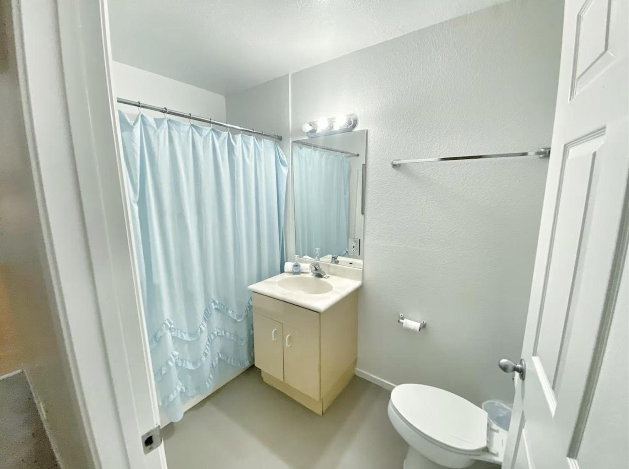 Charming 2nd Ave Lofts In Downtown With Parking Apartment *