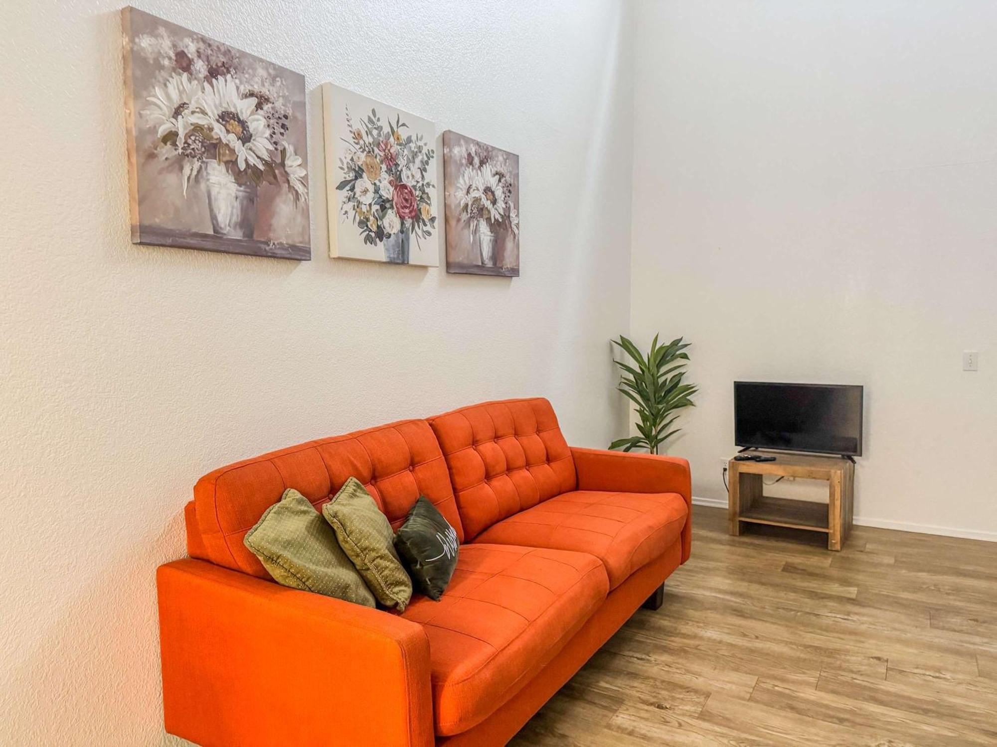 Charming 2nd Ave Lofts In Downtown With Parking Apartment