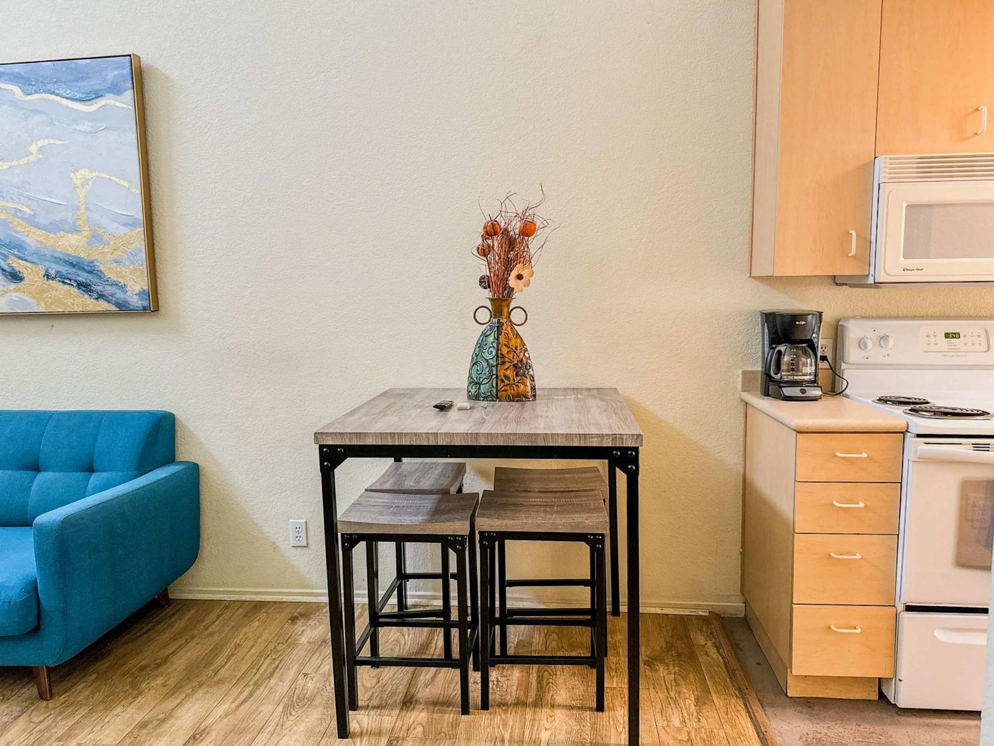Apartment Charming 2nd Ave Lofts In Downtown With Parking *