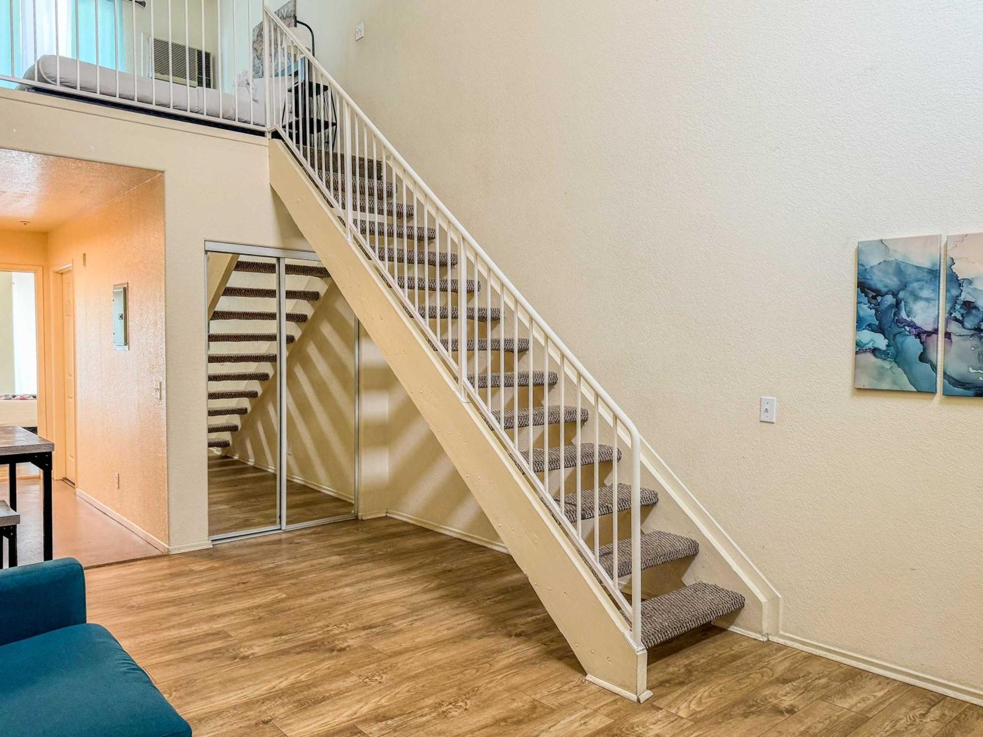 Apartment Charming 2nd Ave Lofts In Downtown With Parking