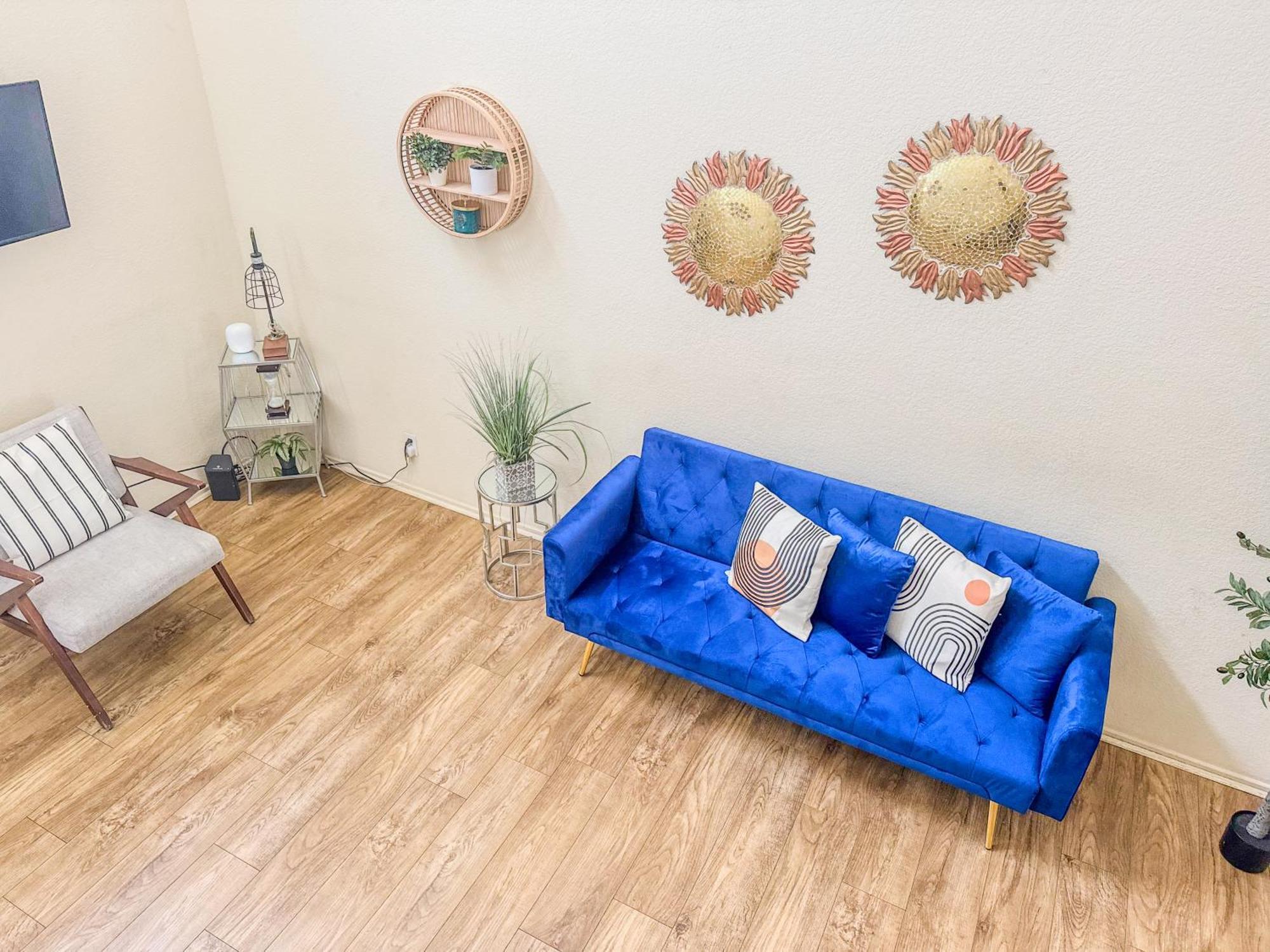 Charming 2nd Ave Lofts In Downtown With Parking * San Diego