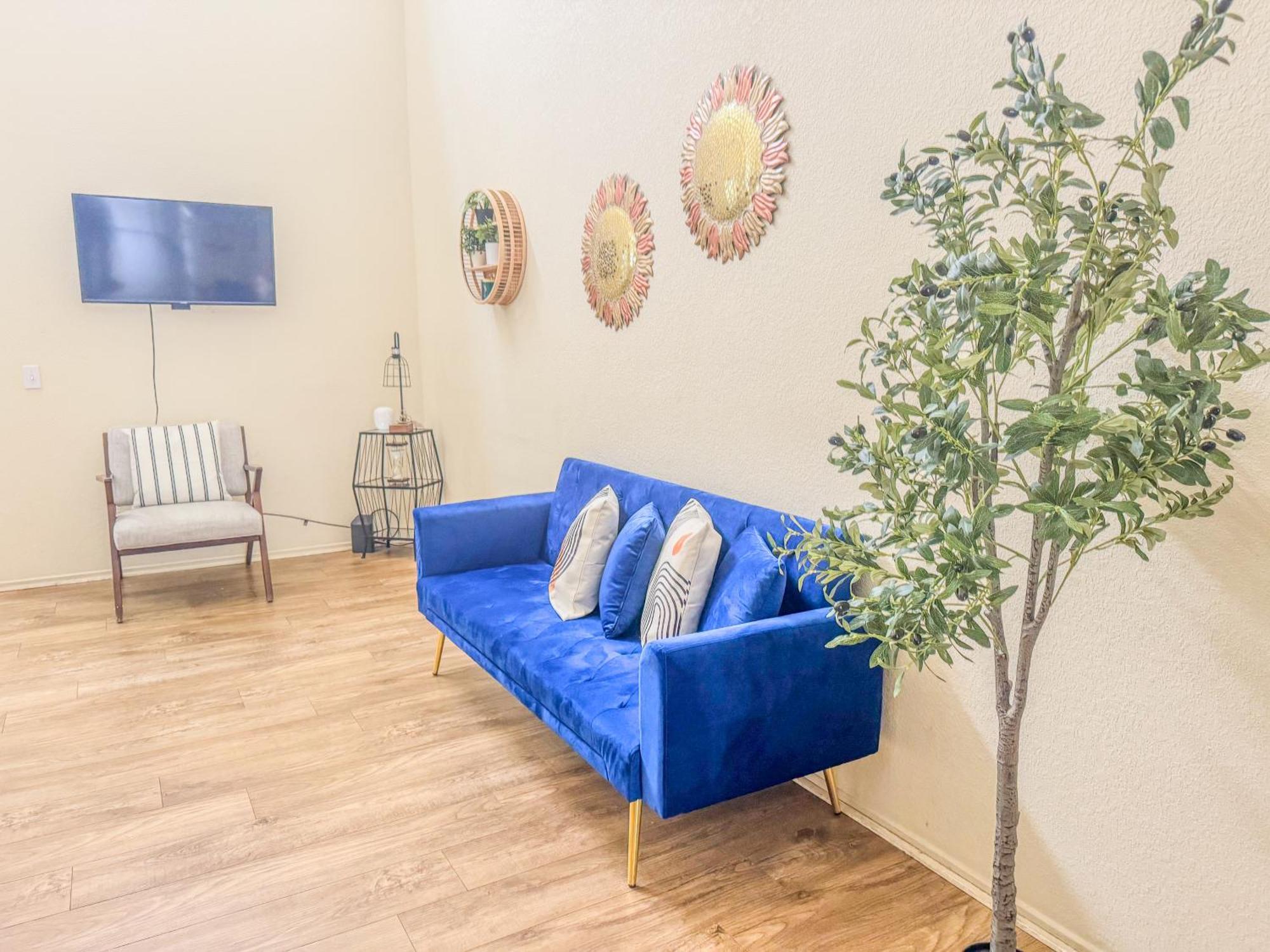 Charming 2nd Ave Lofts In Downtown With Parking Apartment